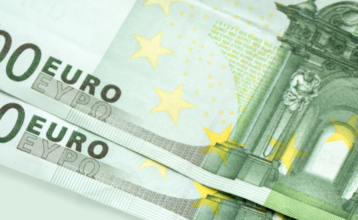 Foto von zwei Hundert-Euro-Scheinen, die Höhe der Energiepreispauschale