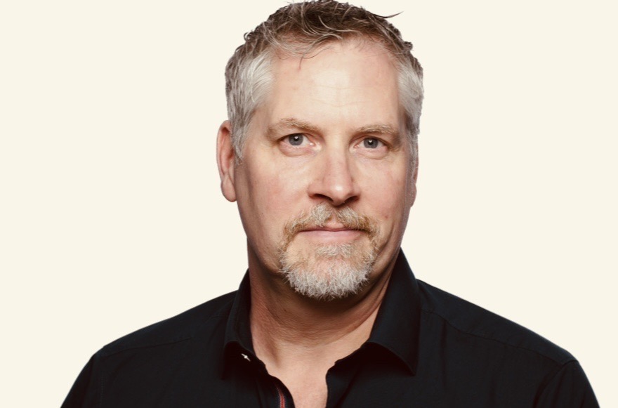 Das Bild zeigt ein Portrait von Herrn Schümann